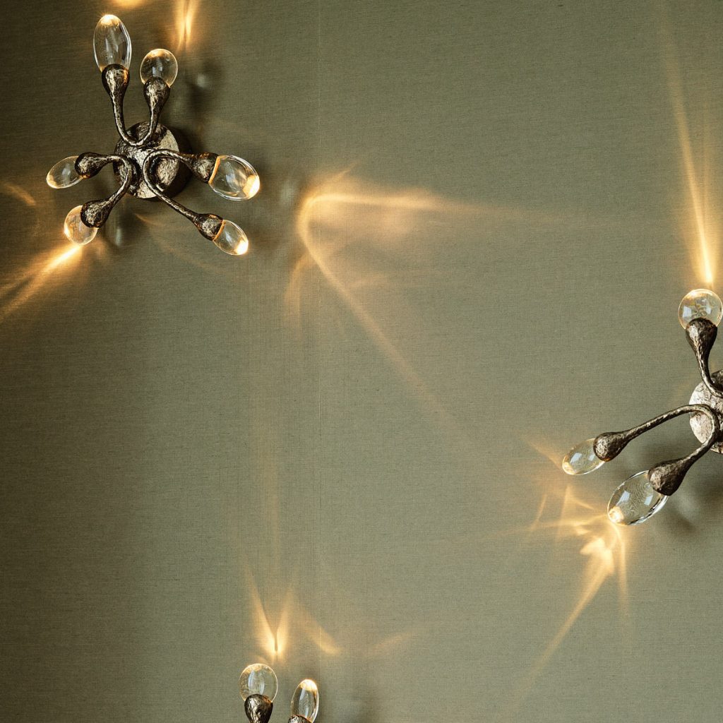 detail foto van unieke bronze wandlampjes